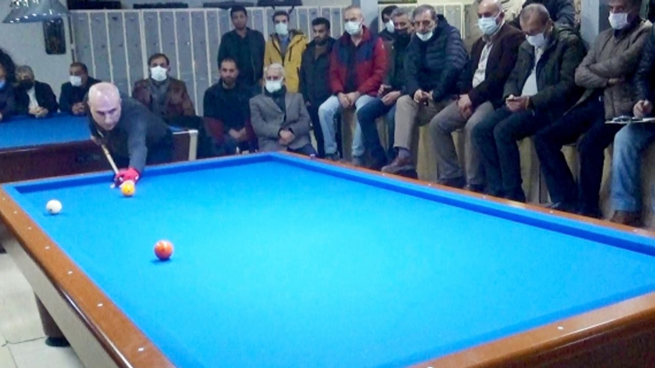 Bilardo şampiyonasına 121 sporcu katıldı