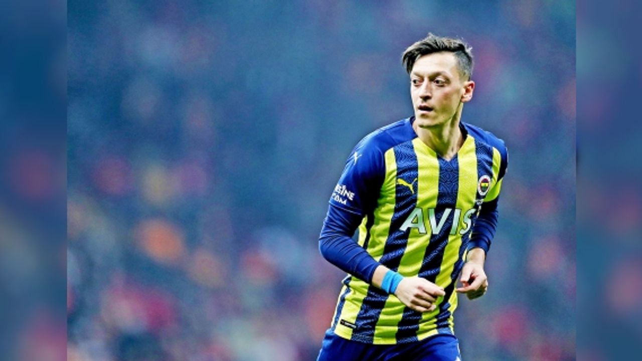 Mesut Özil, Başakşehir'le anlaştı