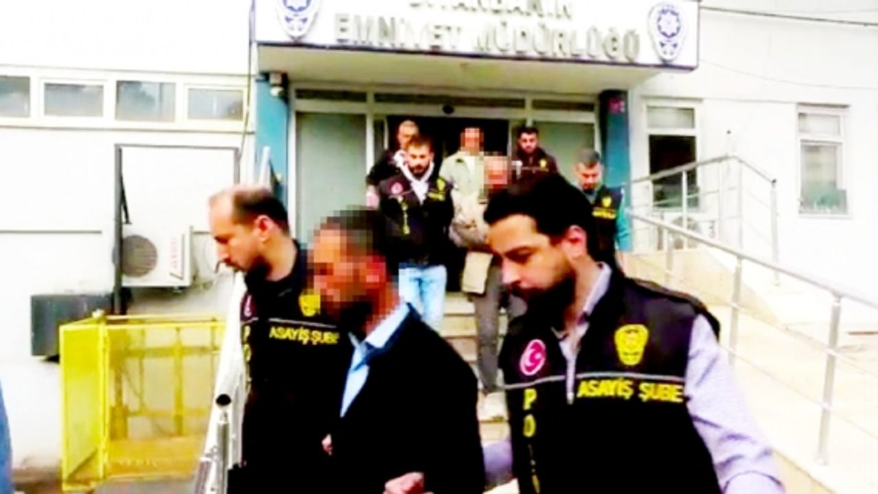 Midibüs şoförünü para karşılığında öldürdü (VİDEO)