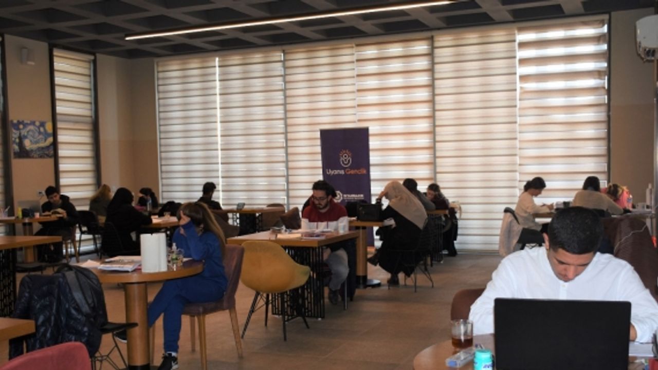 Kitap kafelere sömestr tatilinde yoğun ilgi