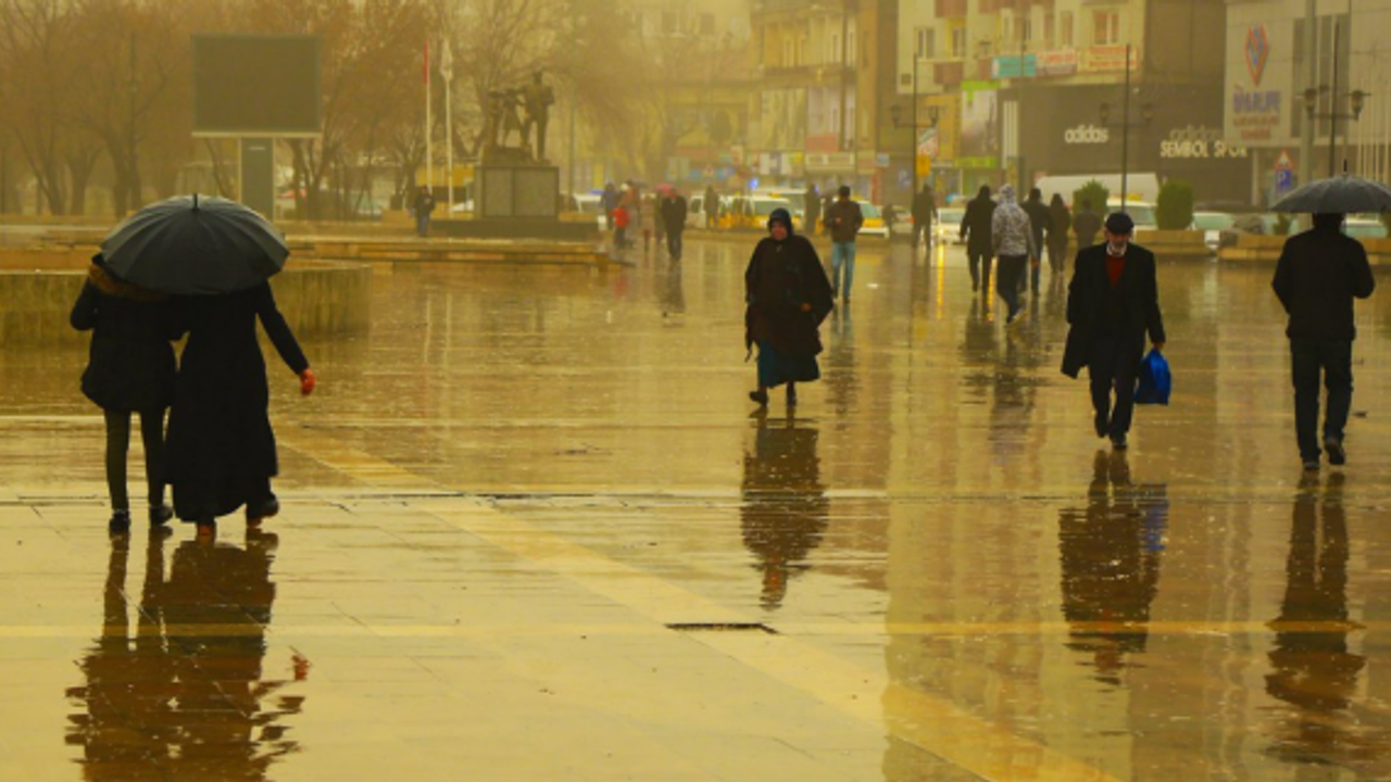 Diyarbakır’da yağış var, tedbirli olun!