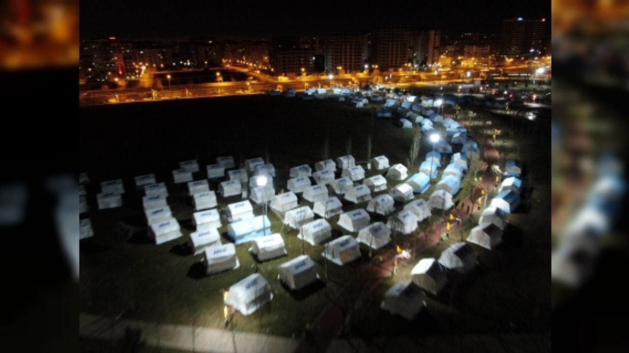 Diyarbakır’daki çadır kent gece havadan görüntülendi