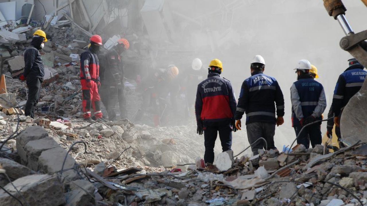Depremlerde can kaybı 48 bin 448’e yükseldi