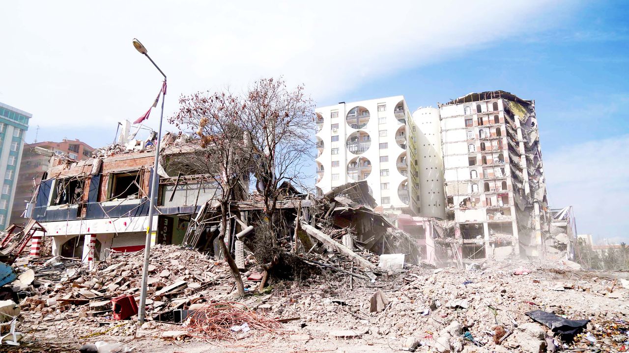 “Son üç deprem 500 yılın en büyüğü”