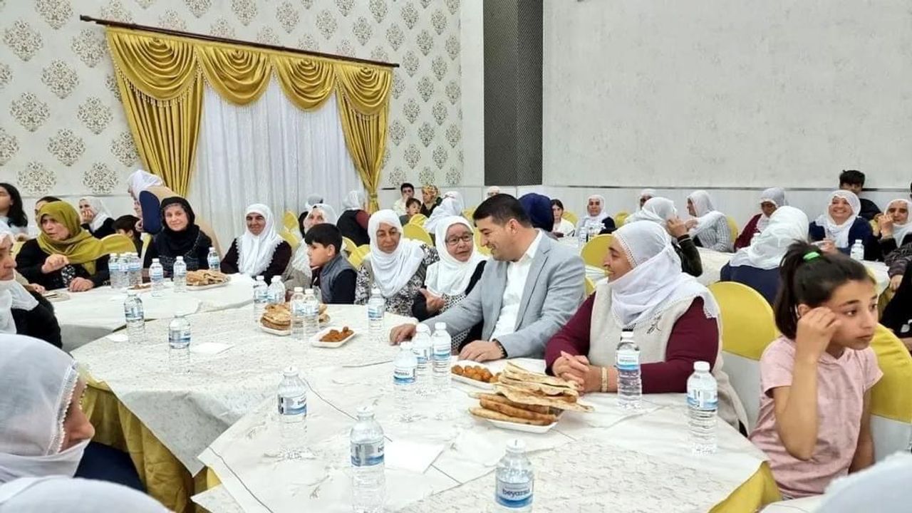 Bismil'de Yeşil Sol Parti adaylarının katılımıyla iftar yemeği
