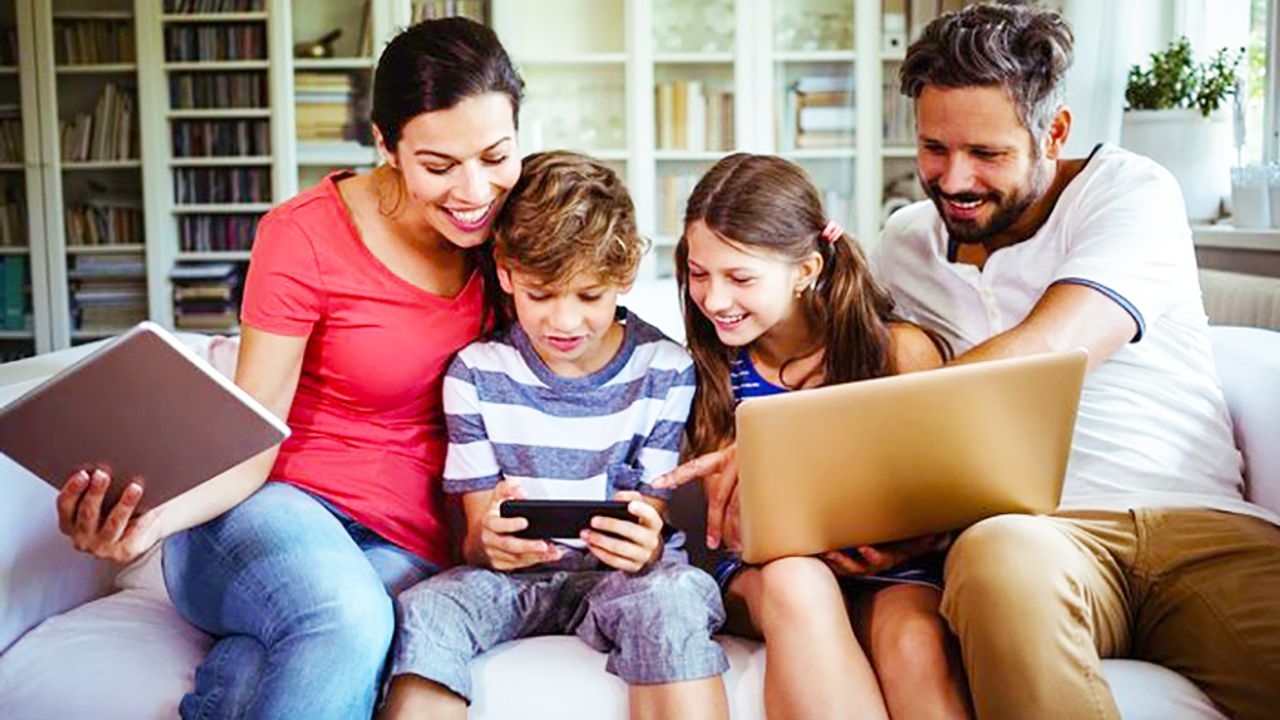 Çocuklar, sanal anne ve babadan daha çok etkileniyor