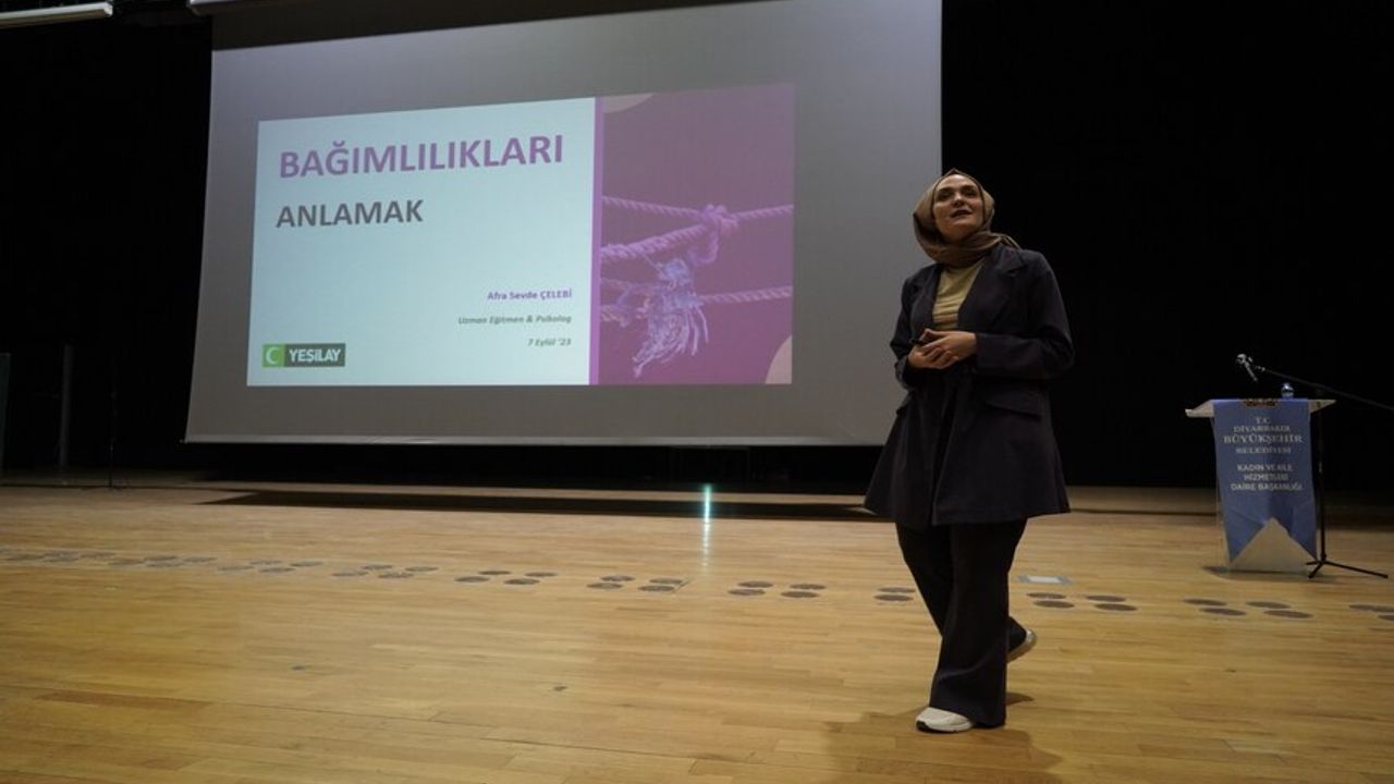 Diyarbakır'da “Bağımlılıkları Anlamak” semineri