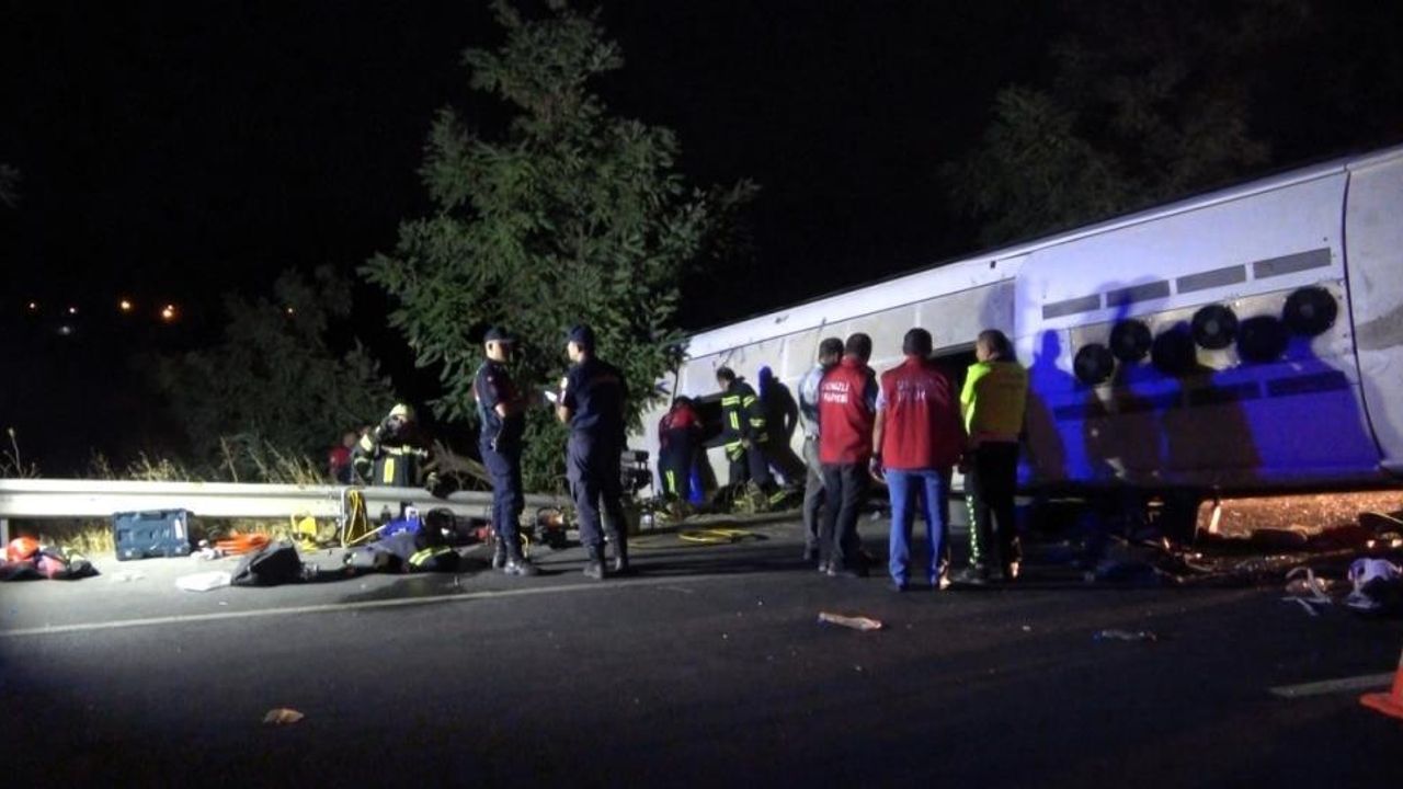 Denizli'de kum yüklü tır otobüsü biçti: 6 ölü, 43 yaralı