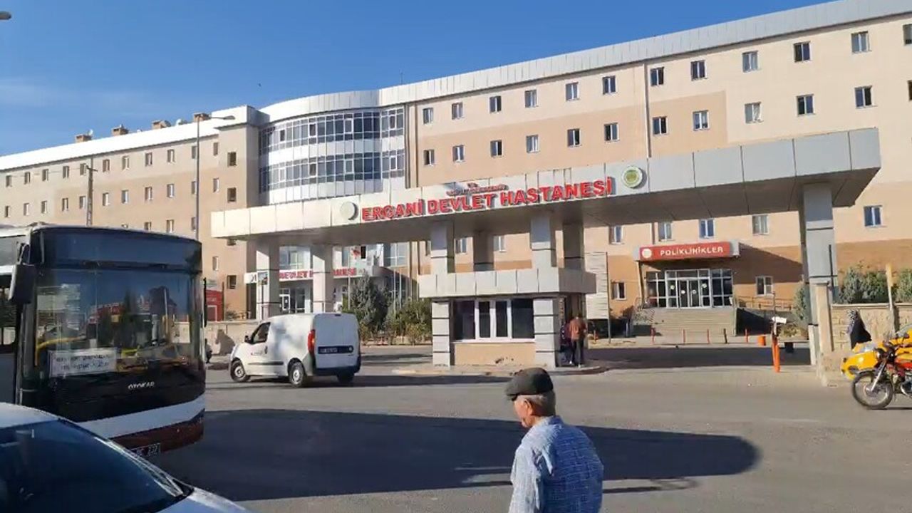 Diyarbakır'da 3 yaşındaki çocuk otomobilin altında kaldı