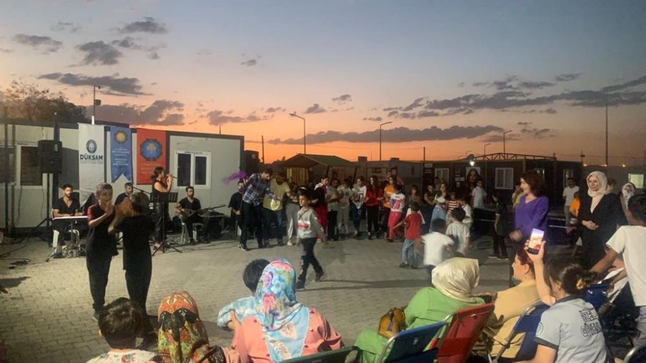 Diyarbakır'da depremzedeler için konser
