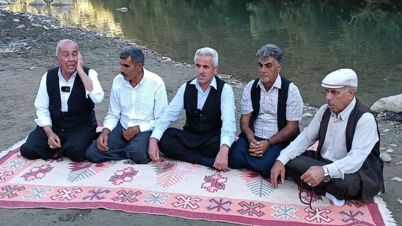 Diyarbakır'da Dengbêjler köylülerle bir araya geldi