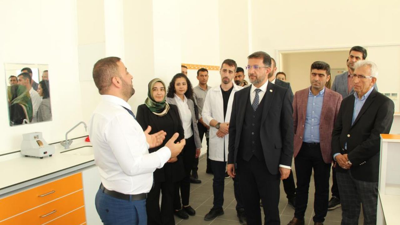 Şırnak'ta ilk kez optisyenlik laboratuvarı açıldı