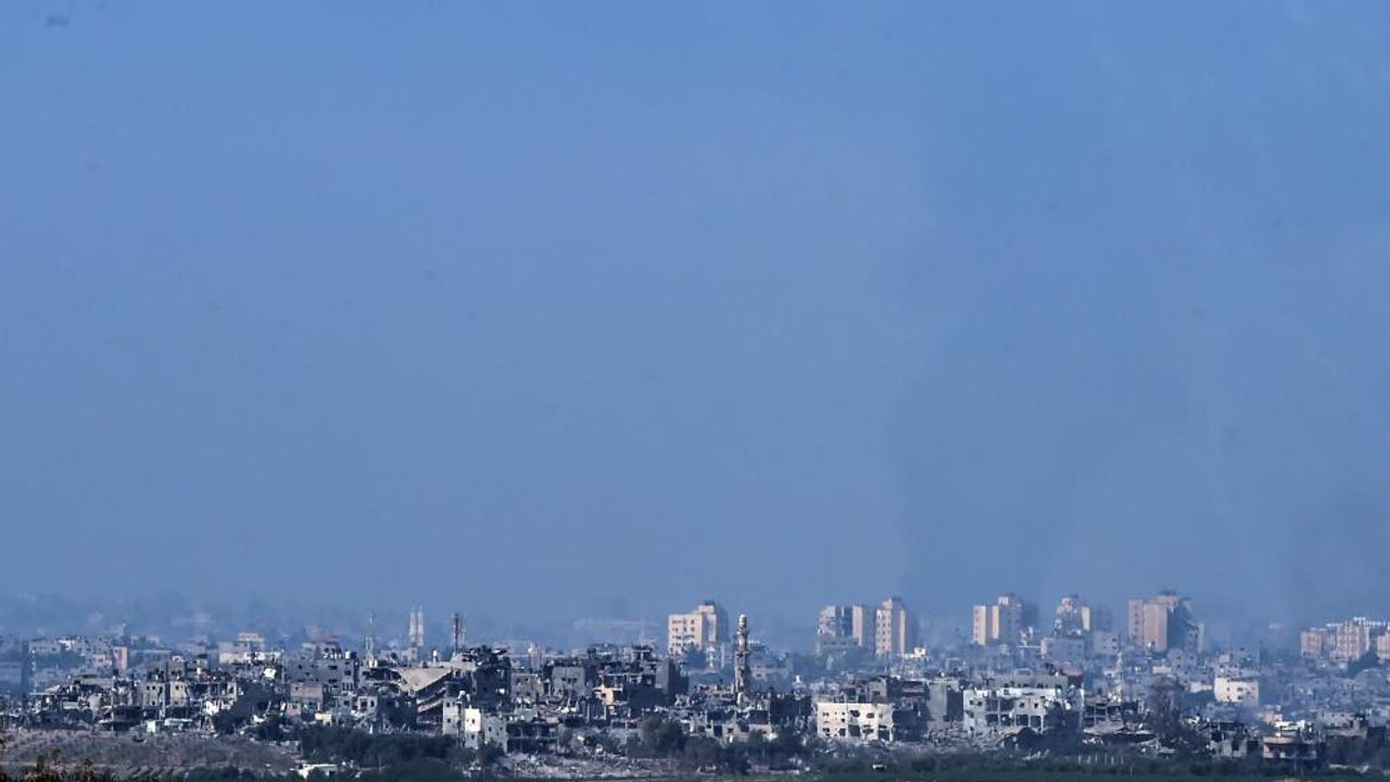 Gazze sınırından dumanlar yükselmeye devam ediyor