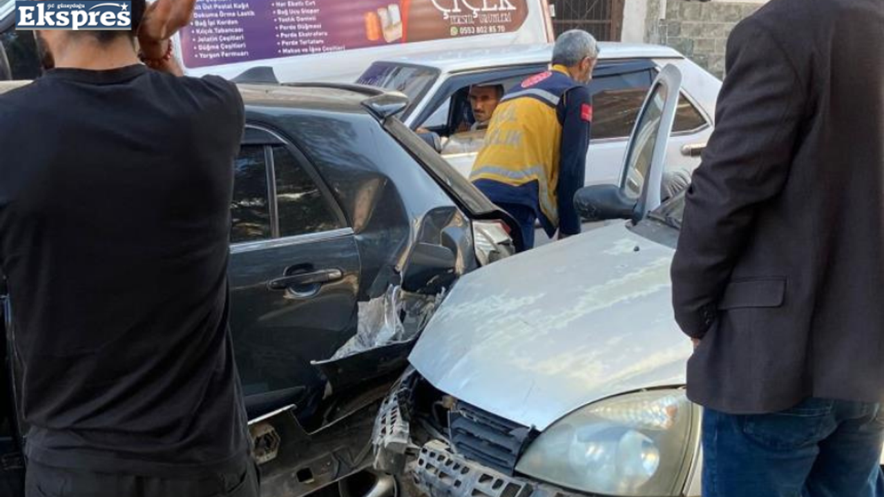 Diyarbakır’da zincirleme kazada 2 kişi yaralandı