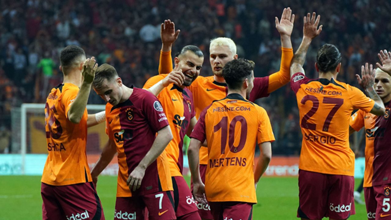 Galatasaray'ın Süper Kupa kamp kadrosu açıklandı