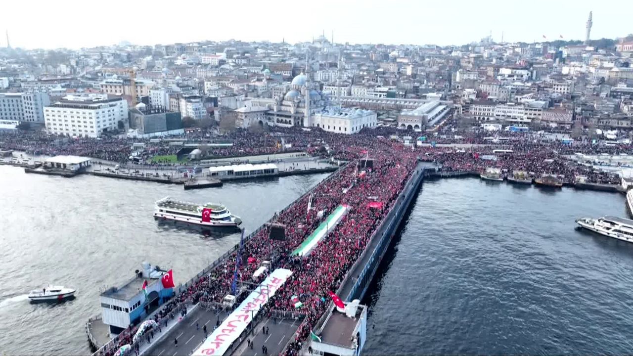 İstanbul’da Filistin yürüyüşü