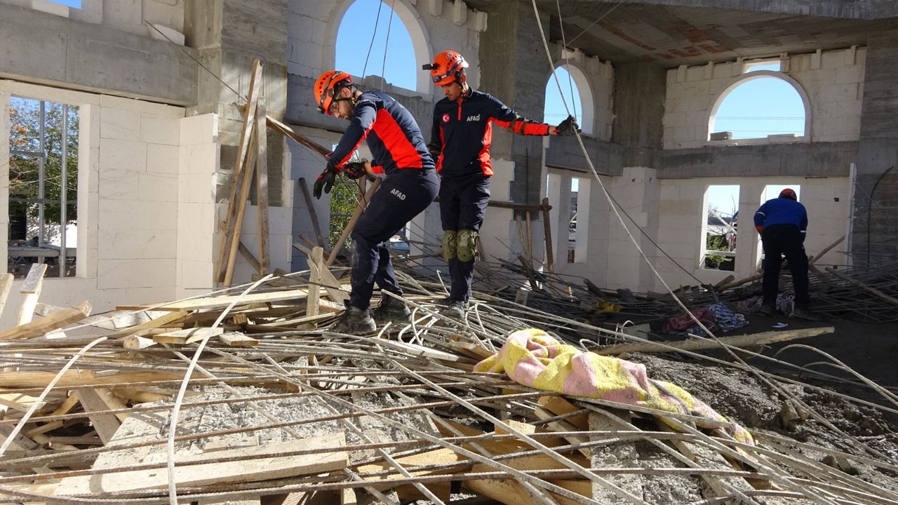 Camide facia: Kubbe çöktü, 5 yaralı