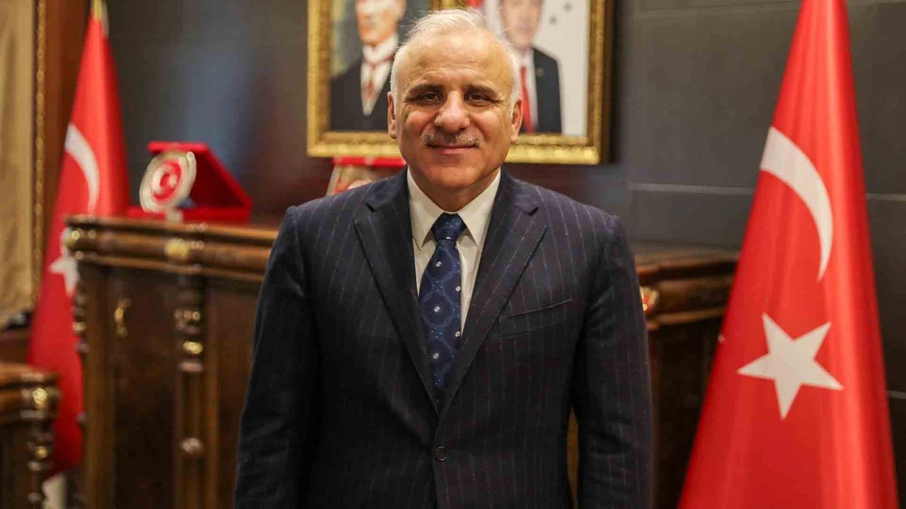 Diyarbakır Valisi Zorluoğlu’dan 29 Ekim mesajı