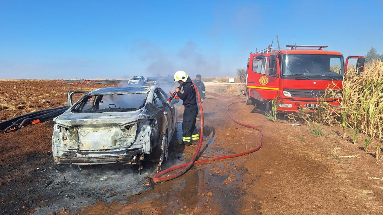 Diyarbakır’da faciadan dönüldü; seyir halindeki araç kül oldu