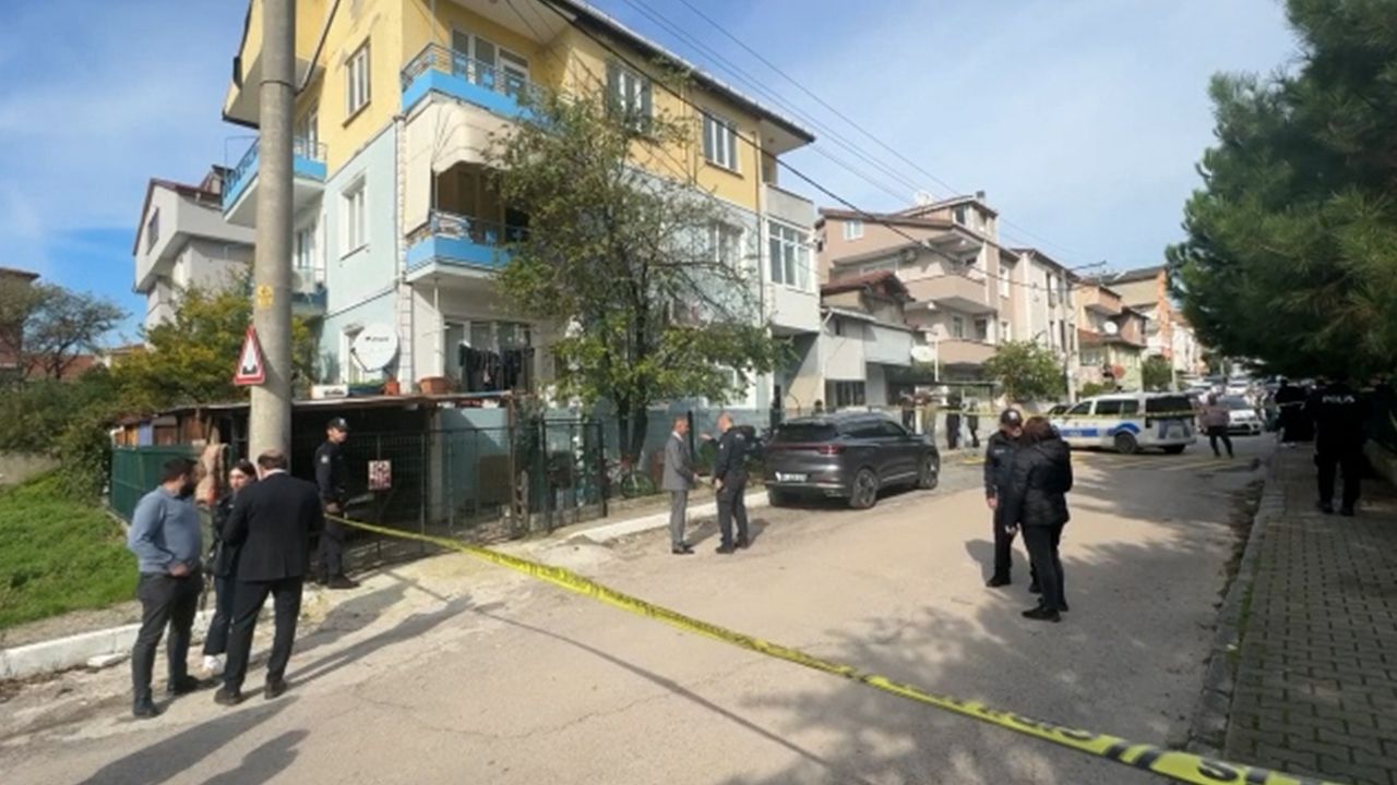 Eşini bıçakla öldürdü, hayatına son vermek istedi