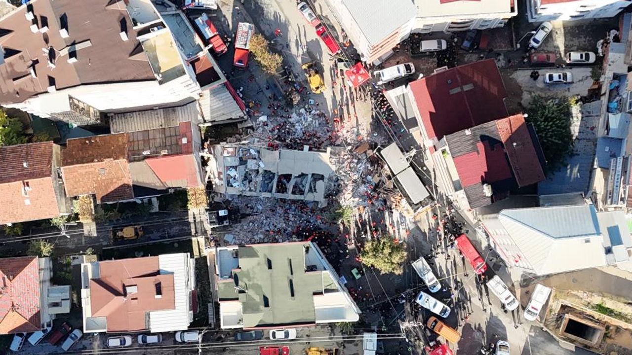 Gebze'de çöken bina havadan görüntülendi