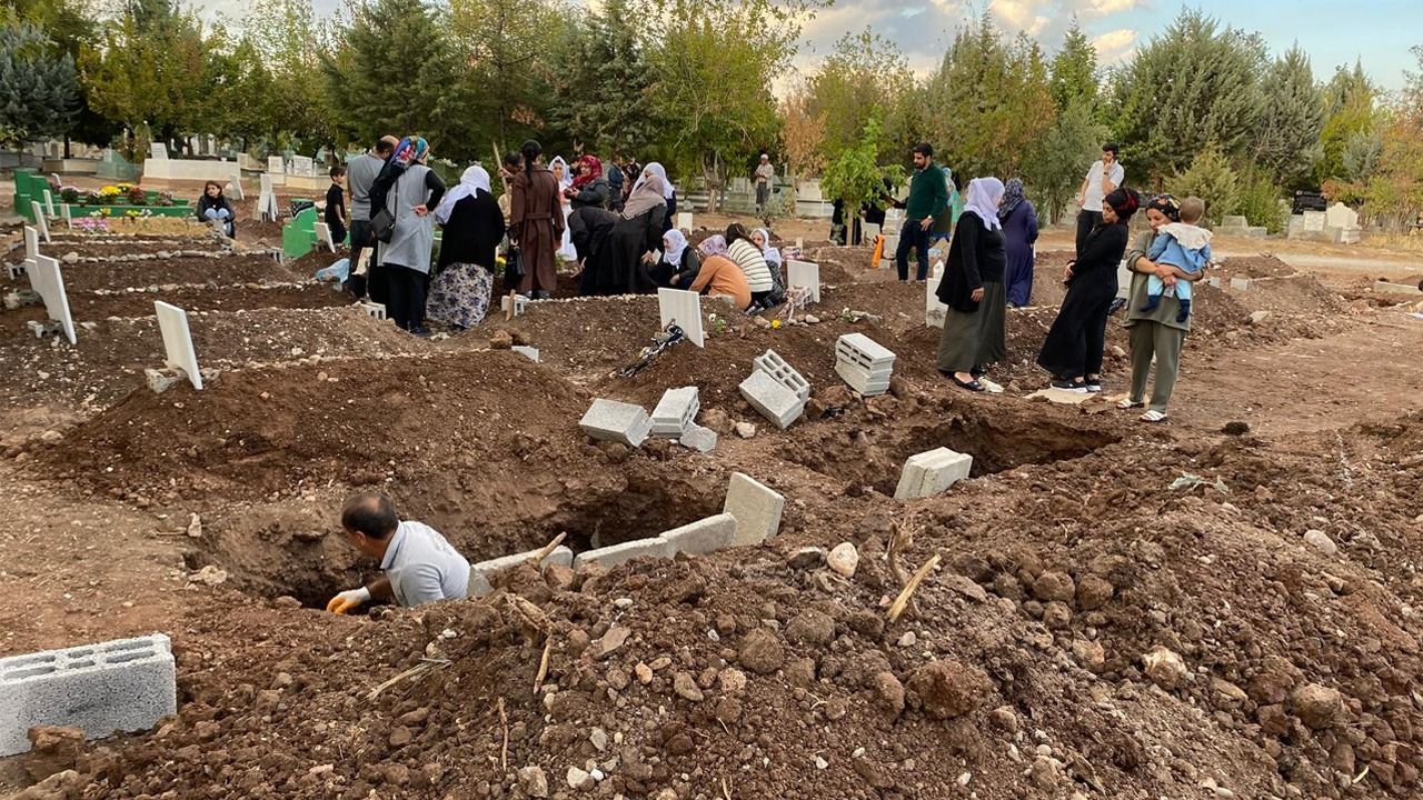 Diyarbakır’daki mezarlıkta defin işlemleri durduruldu!