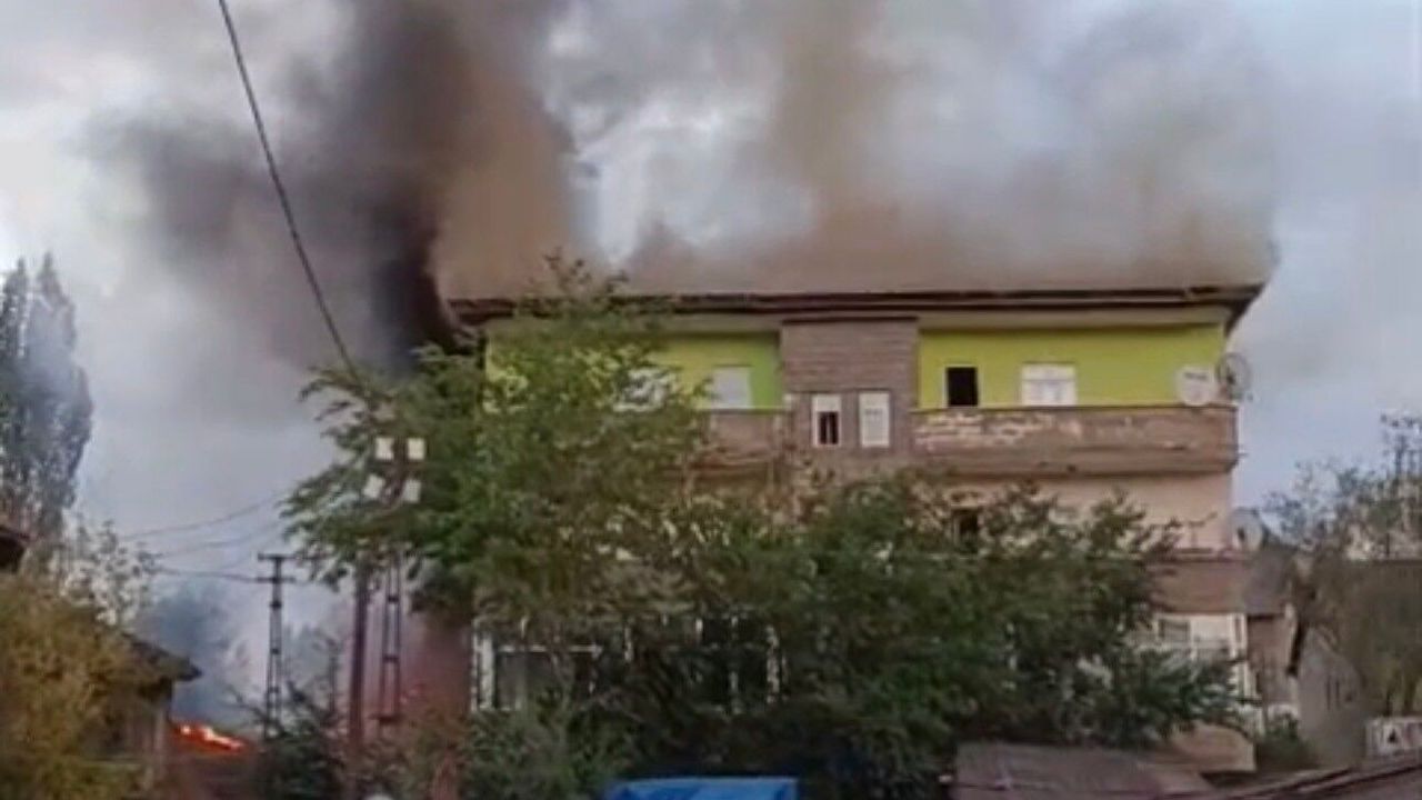 Yüksekova'da Apartman Yangını Panik Yarattı