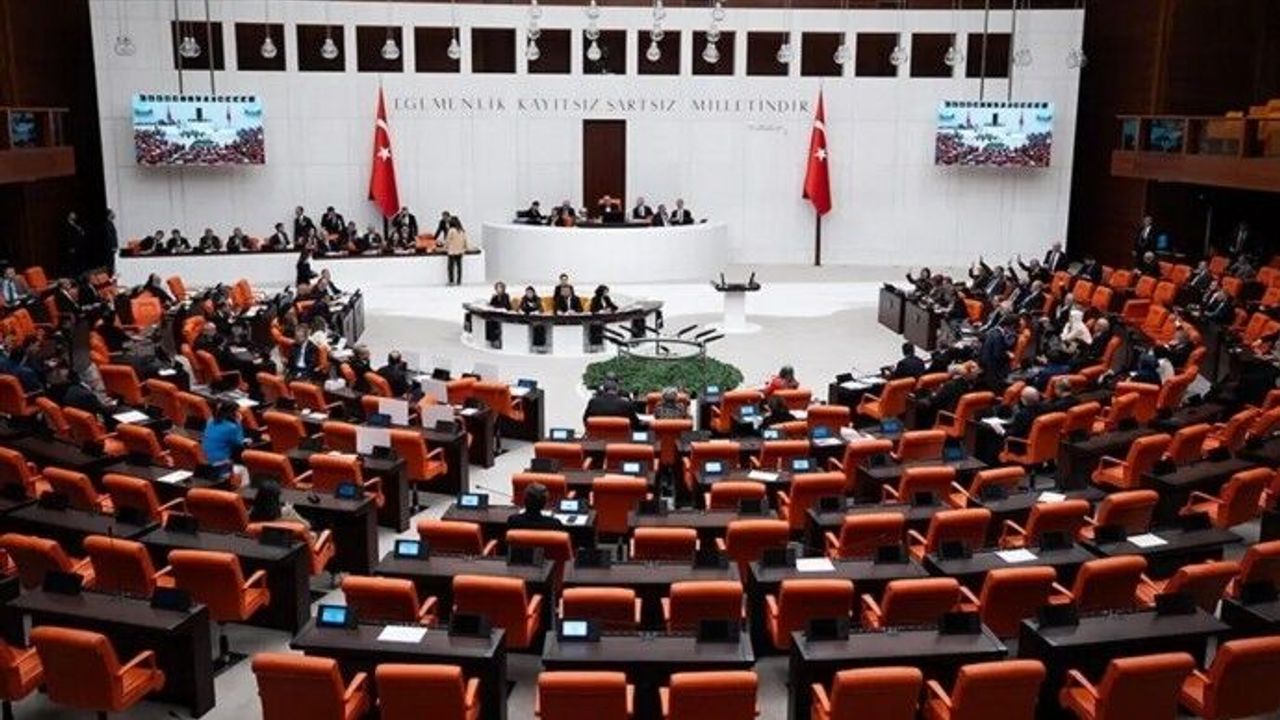 Fon düzenlemelerini içeren kanun teklifi komisyondan geçti