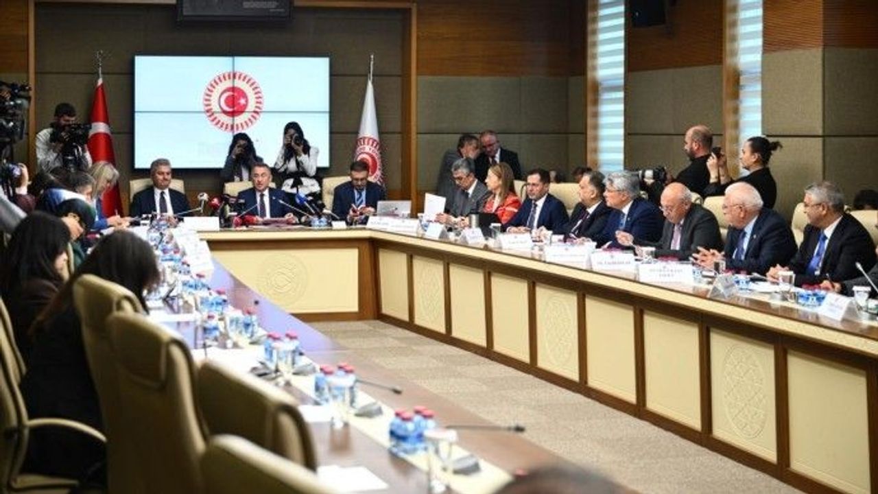 Mekke Anlaşması Komisyon’dan geçti