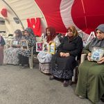 Diyarbakır'da nöbet tutan aileler yeni süreçten umutlu; çocuklarına çağrı yaptılar