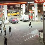 Diyarbakır’da benzinlikte iki grup arasında kavga: Yaralılar var
