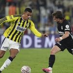 Süper Lig’in ilk derbisinde Beşiktaş kazandı