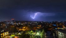 Şanlıurfa’da şimşeklerin dansı