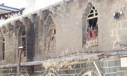 Tarihi hamamın yıkılma  tehlikesine  karşı sokak kapatıldı