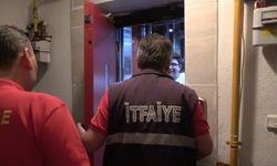 Asansörün kapısını 2 saniyede açarak genci kurtardı