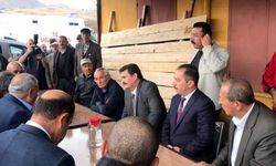 Vali Arslantaş, trafik kazasında hayatını kaybeden muhtarın cenaze törenine katıldı