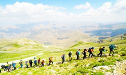 Diyarbakırlı dağcılar  Mereto’nun zirvesinde