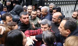 HDP binasında 'siyah çelenk' gözaltısı