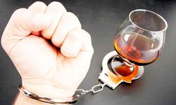 Alkol bağımlılığında ‘ilk kullanım’ uyarısı