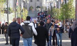 Diyarbakır’ın 'İstiklal Caddesi'ne yoğun ilgi