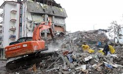 Depremde yıkılan 9 bin 435 binadan delil toplandı