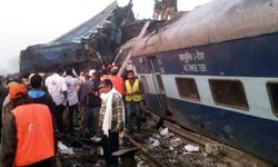 Hindistan’da tren kazası: 50 kişi yaşamını yitirdi