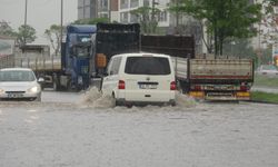 Bolu’da bazı cadde ve sokaklar göle döndü