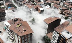 Malatya’da ağır hasarlı binaların yıkımına hız verildi