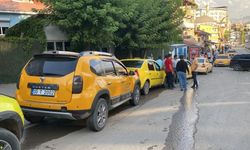 Şemdinli'de taksiciler kontak kapattı