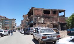 Doğanşehir’de ağır hasarlı binaların yıkımına başlanıyor