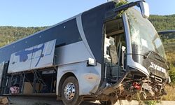 Yolcu otobüsü yoldan çıktı: 2’si ağır 14 yaralı