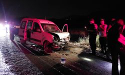 Burdur’da hatalı sollama kaza getirdi: 2 ölü, 6 yaralı