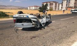 Gaziantep'te iki araç kafa kafaya çarpıştı: 4'ü ağır 7 yaralı