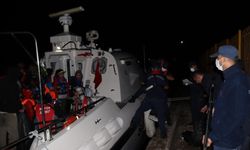 Ezine açıklarında 43 kaçak göçmen yakalandı